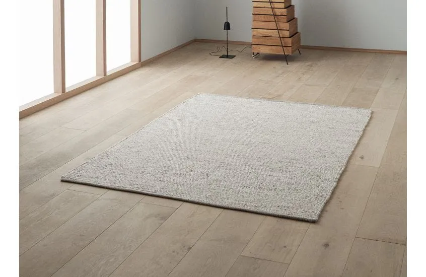 Linie Design Agner pure wool rug in a beige mélange